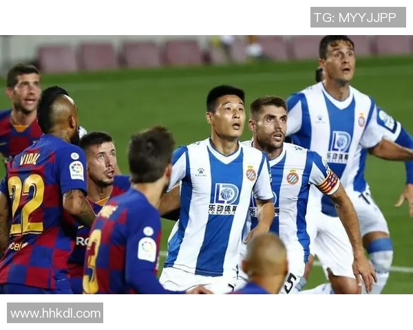 西班牙队迎战埃瓦尔力争主场胜利展现强大实力