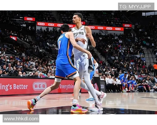 劲爆体育马刺与雷霆激战正酣谁将笑到最后一决胜负的精彩对决