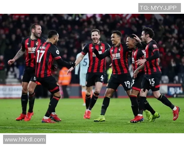 女王巡游与利兹联的激烈对决揭示英超赛季新篇章