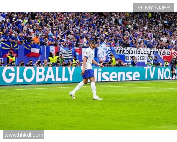 2004年欧洲杯经典对决回顾荷兰队与葡萄牙队的激烈较量与精彩瞬间 2004年欧洲杯经典对决回顾荷兰队与葡萄牙队的激烈较量与精彩瞬间