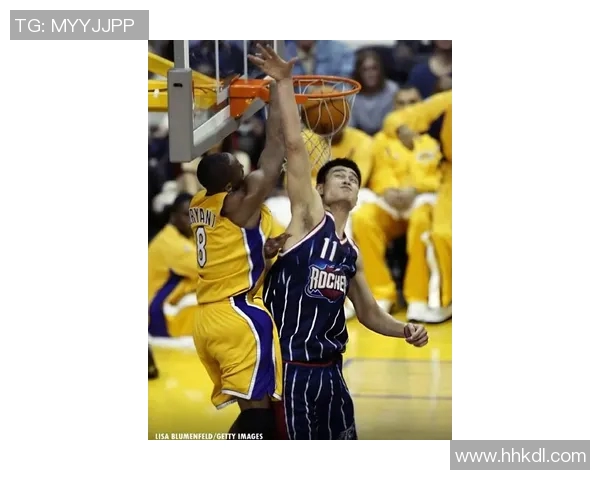 09季后赛奥登与姚明的巅峰对决揭示了篮球巨星的荣耀与挑战