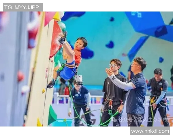 城市马拉松点评:上海攀岩队在赛事中的技术表现与战术分析 城市马拉松点评:上海攀岩队在赛事中的技术表现与战术分析