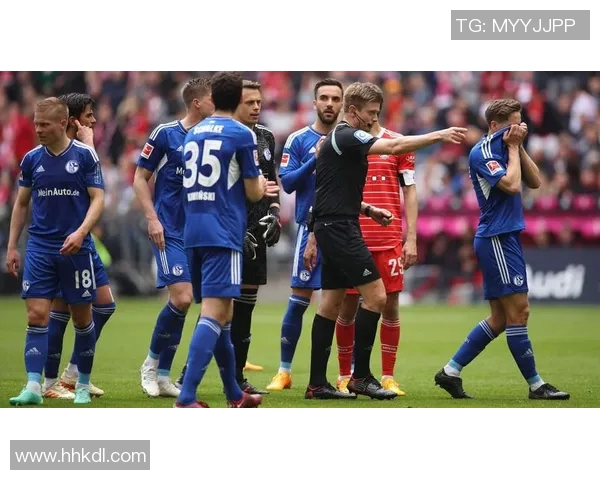 沙尔克与慕尼黑的激烈对决谁能在德甲赛场上笑到最后 沙尔克与慕尼黑的激烈对决谁能在德甲赛场上笑到最后