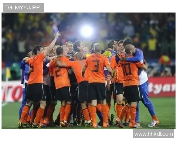 班特列与金士顿城的激烈对决揭示了足球战术与团队合作的精彩较量 班特列与金士顿城的激烈对决揭示了足球战术与团队合作的精彩较量