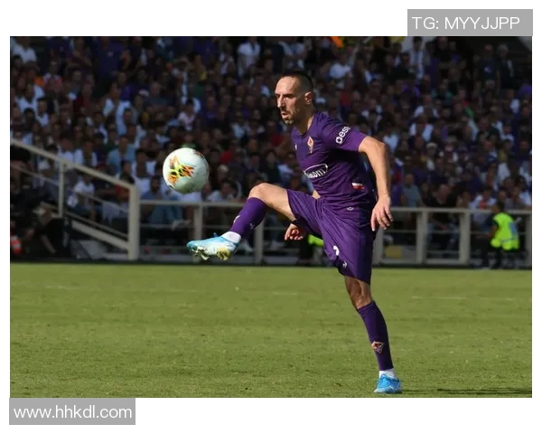 范戴克领衔防线展现超强实力助力球队争冠之路的精彩瞬间与战术分析